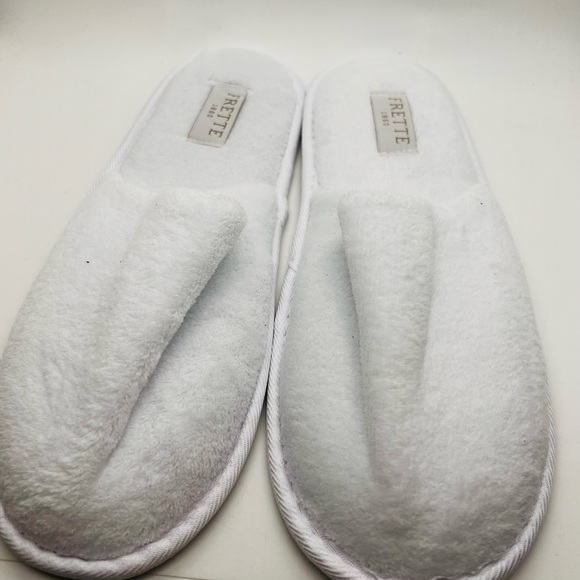 NWT Frette Men’s Slippers with Bag. White. One Size. - Picture 6 of 6